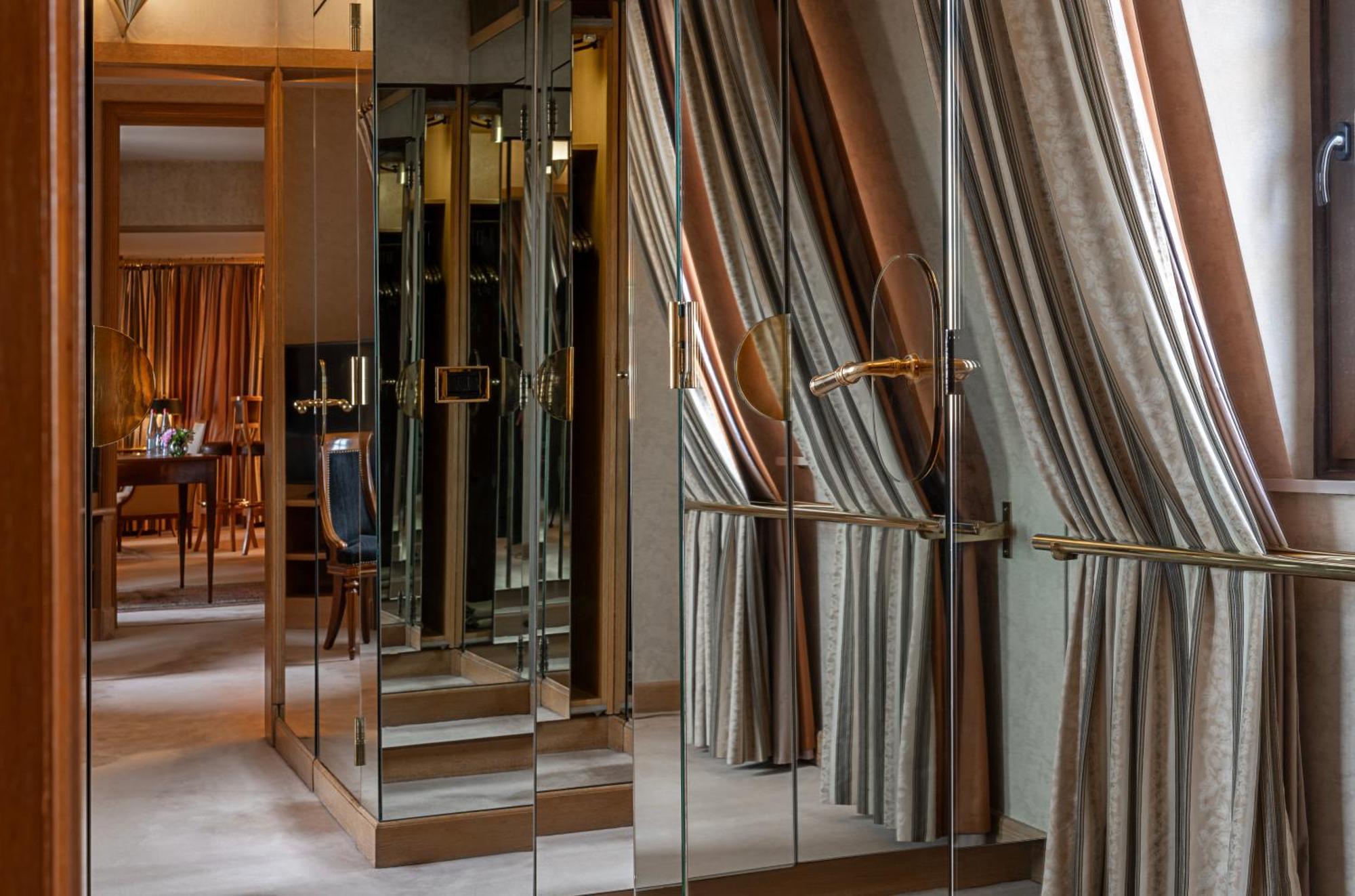 Warwick Grand-place Hotel 4*