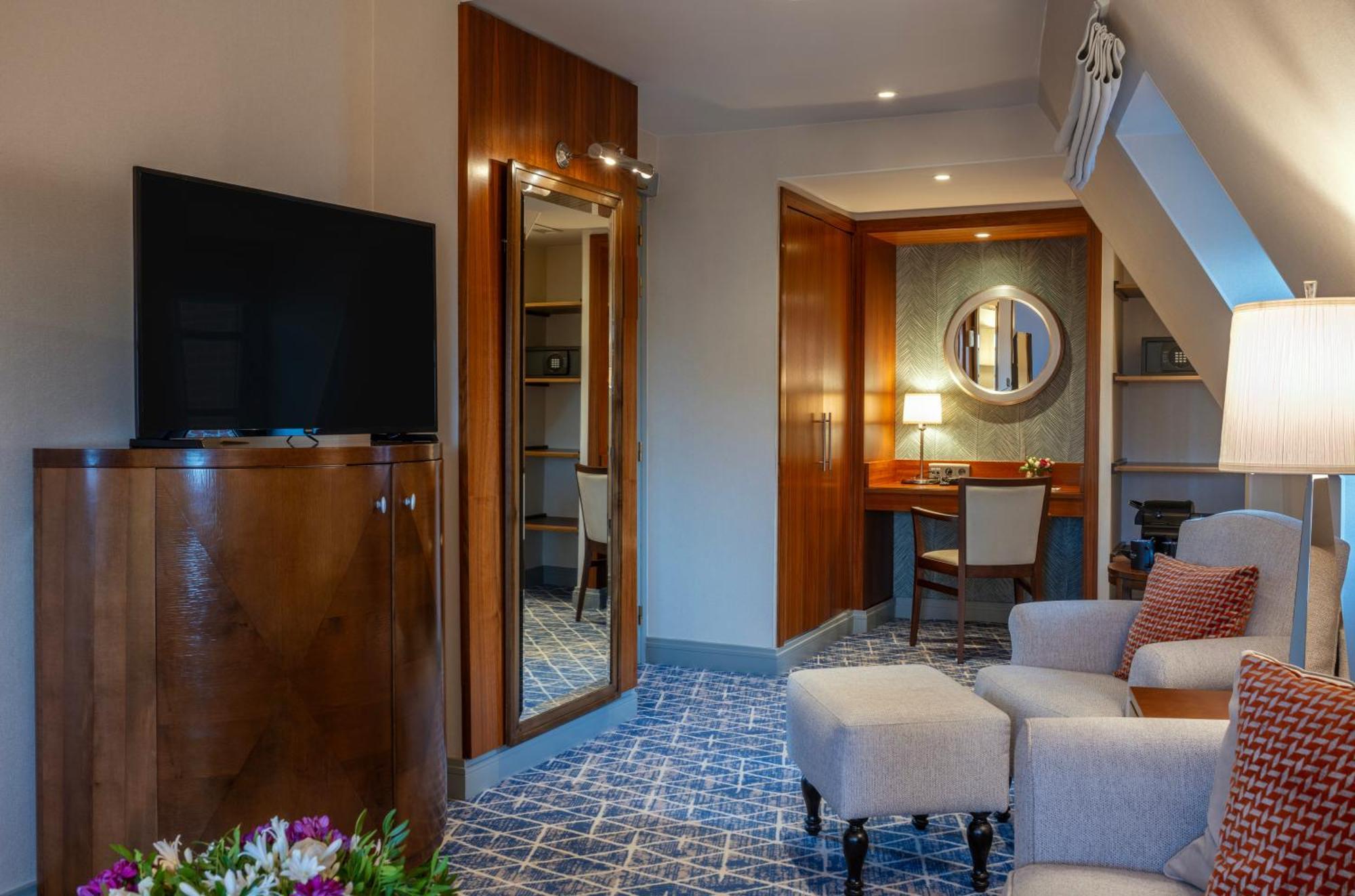 Hotel Warwick Grand-place 4*