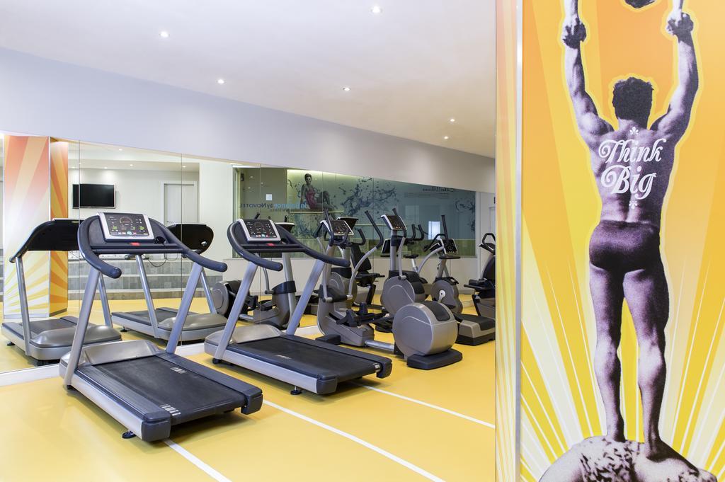 Khách sạn Novotel Centre