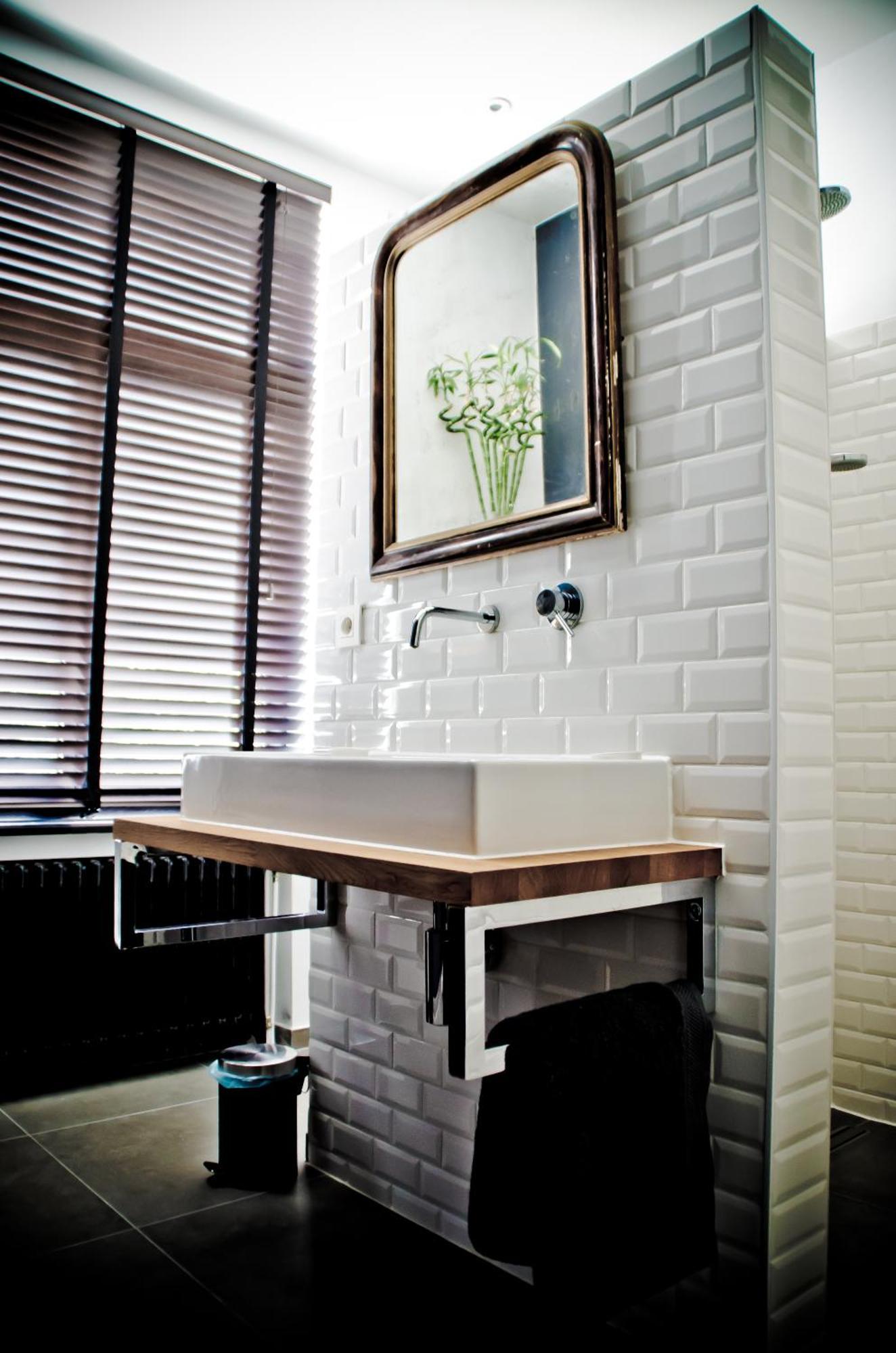 House Ninety Ixelles