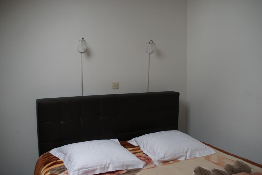 Khách sạn hẻo lánh Aryan 2*