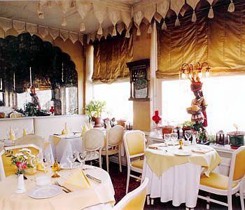 Khách sạn L'auberge Du Souverain 3*