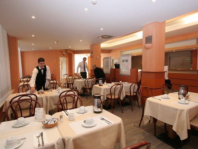 Hotel Aris Grand Place 3*