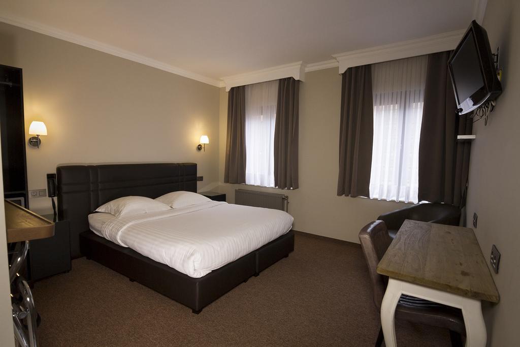 Le Chantecler Hotel