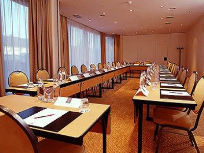 Mercure Brussels Airport 3*