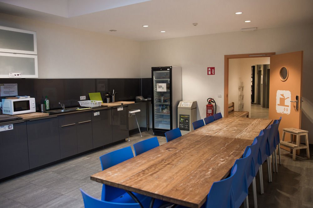 Hi Generation Europe Hostel *
