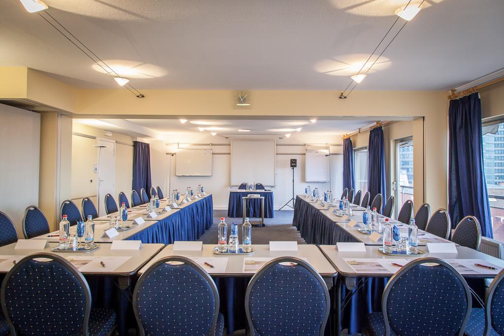 Khách sạn First Euroflat 4*