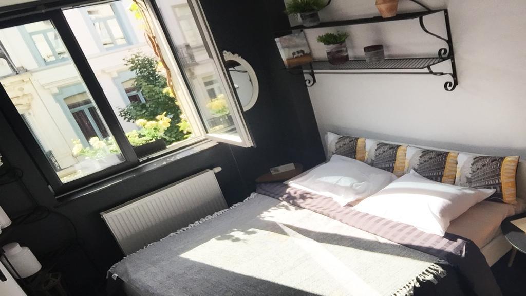 D&f Bed & Breakfast Brussels
