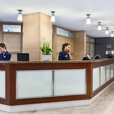 Nh Louise Hotel 4*