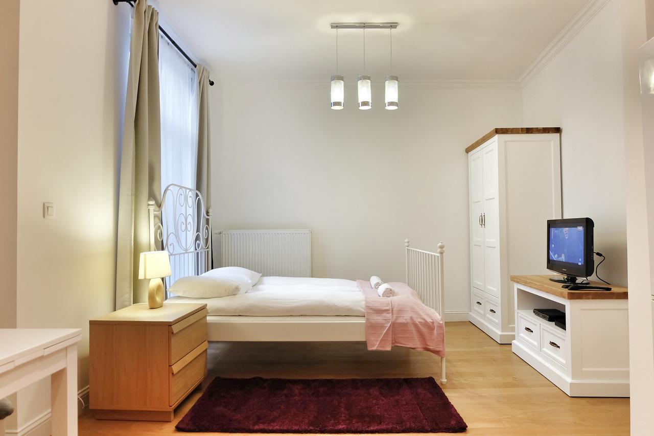 Spot Khách sạn hẻo lánh Brussels