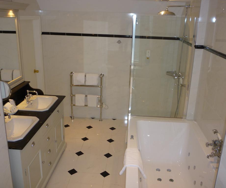 Western Park Brussels Hotel 4*