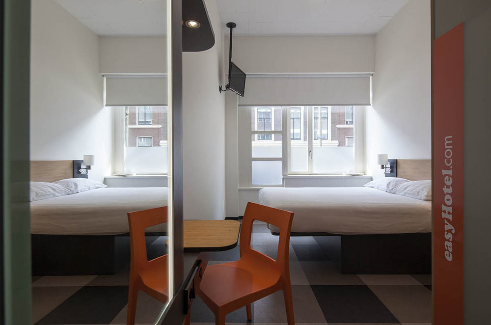 Khách sạn Easyhotel Centre 3*