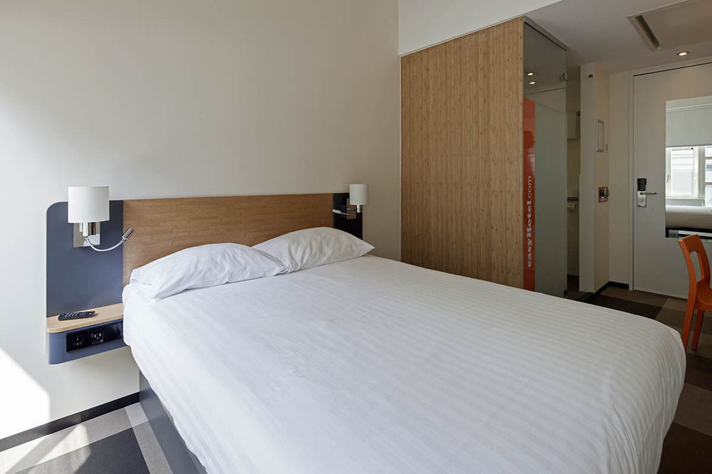 Khách sạn Easyhotel Centre 3*
