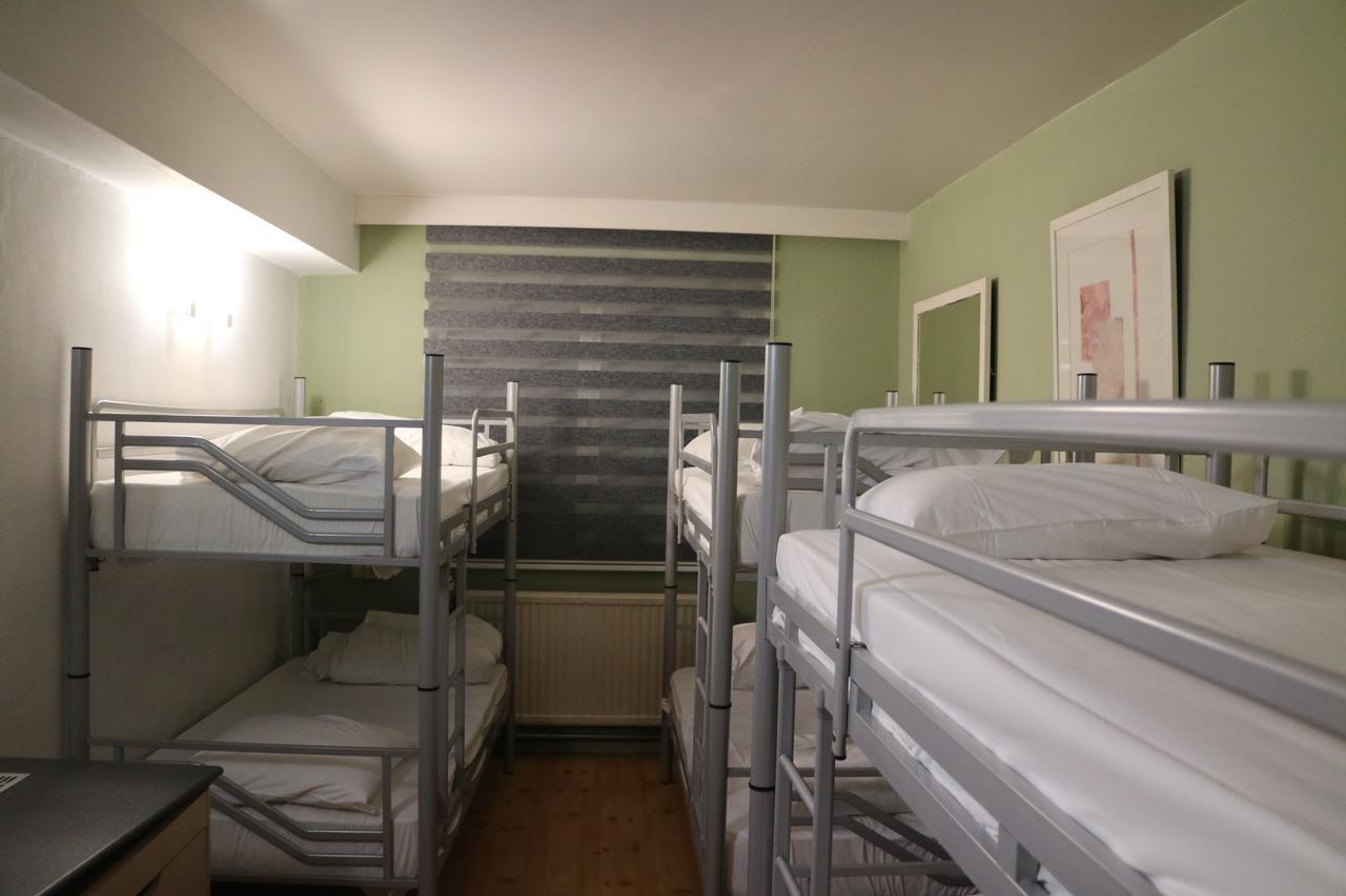 Es Midi Hostel Saint-Gilles