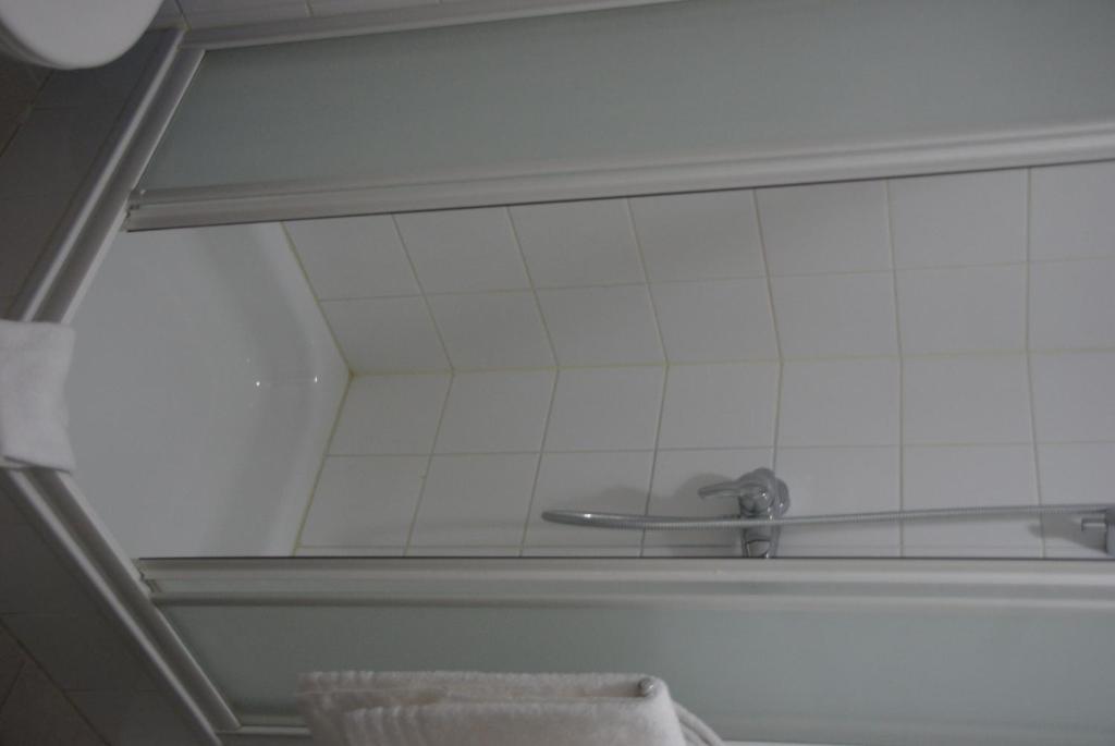 Khách sạn hẻo lánh Aryan 2*