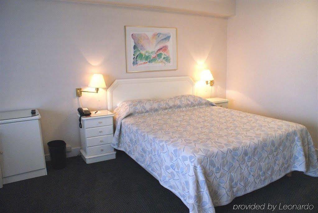 First Euroflat Khách sạn 4*