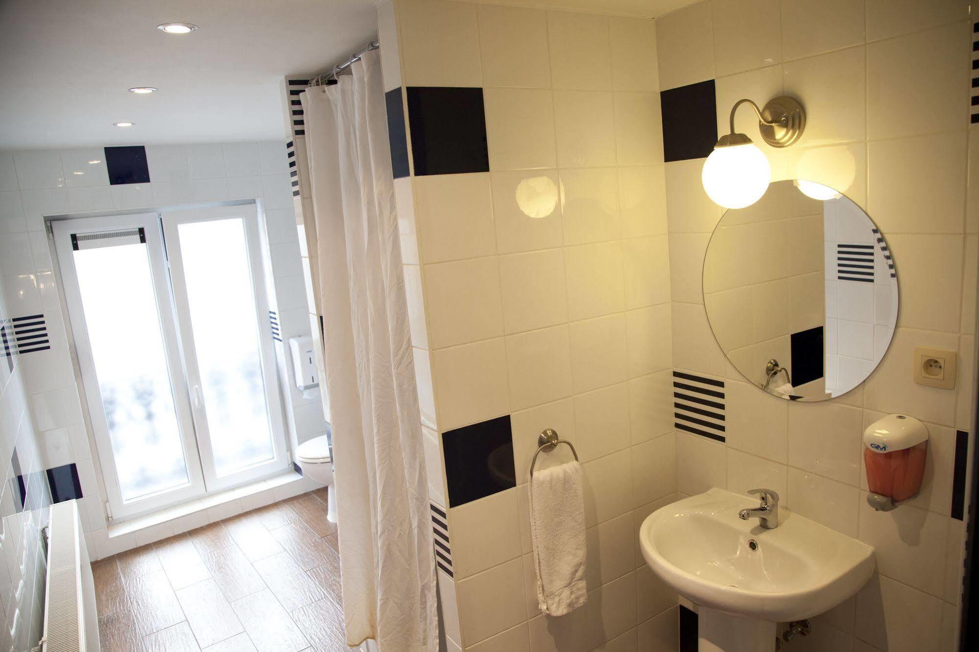 Hotel Barry 2*