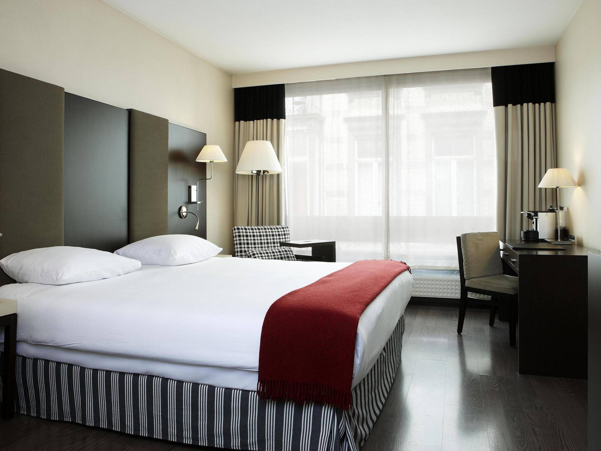 Nh Brussels Stephanie Hotel 4*