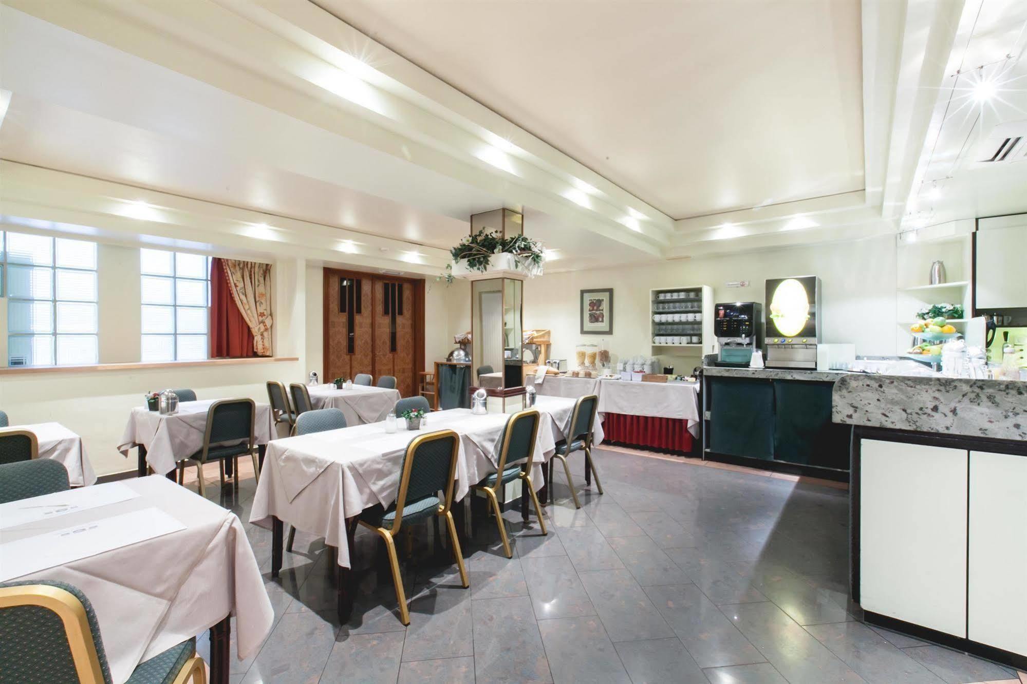 Western County House Hotel Saint-Gilles