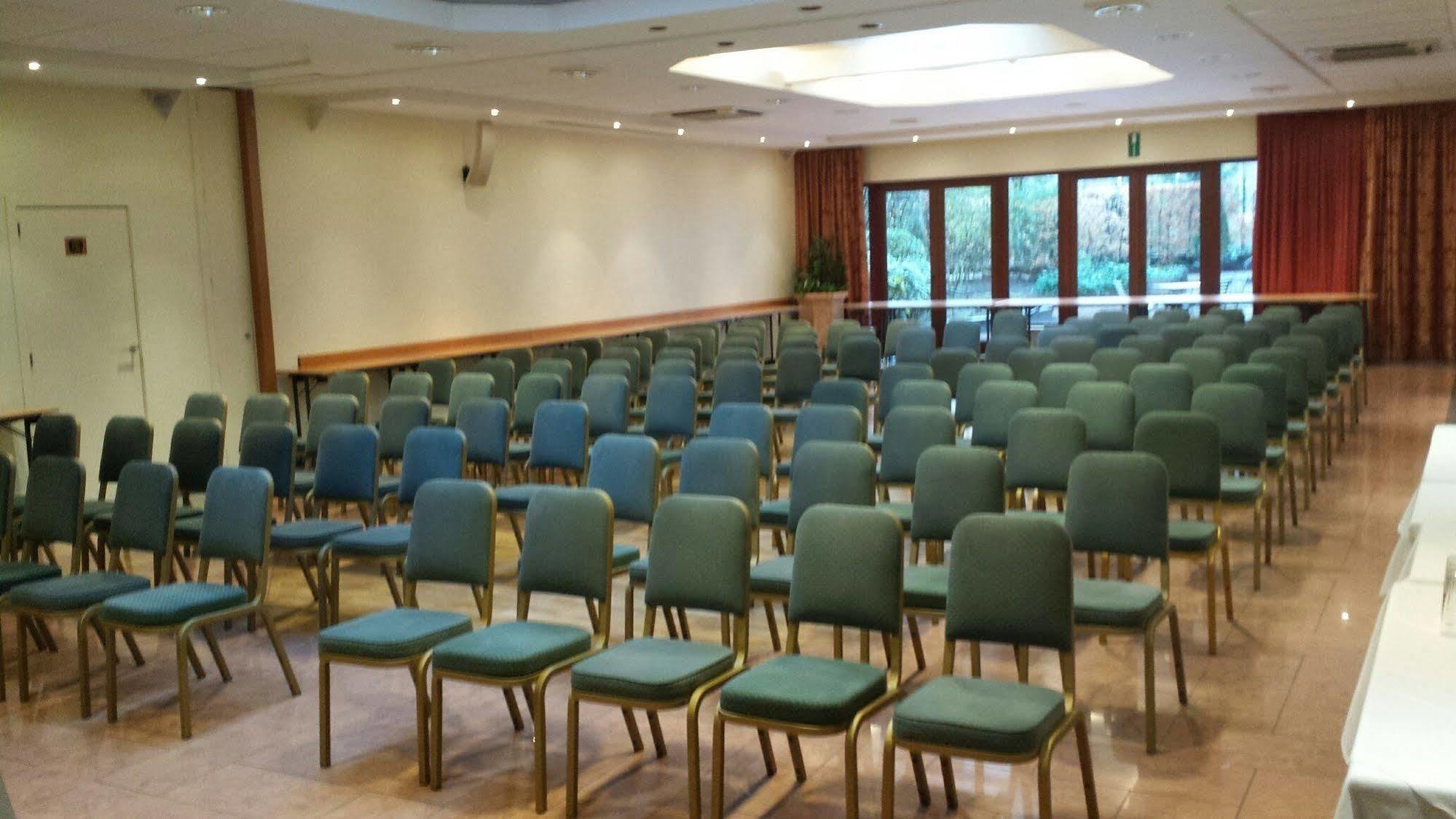Western County House Hotel Saint-Gilles
