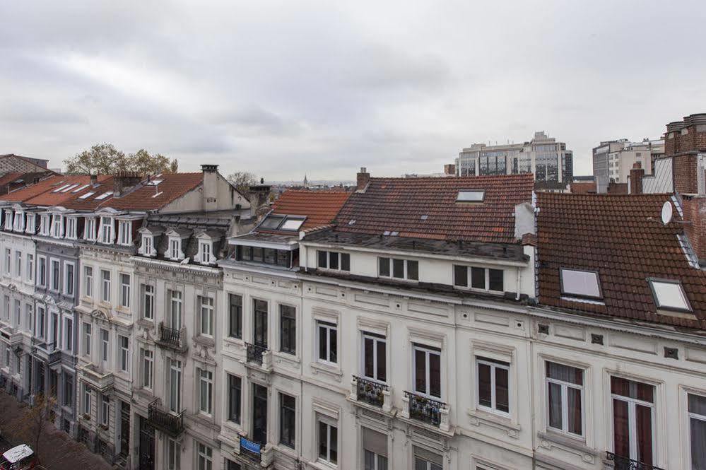 Apartment Chic Suisse Flat - Metro Louise *