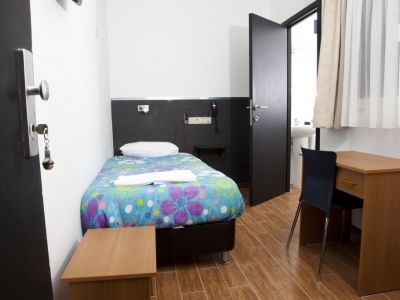 Khách sạn Barry 2*