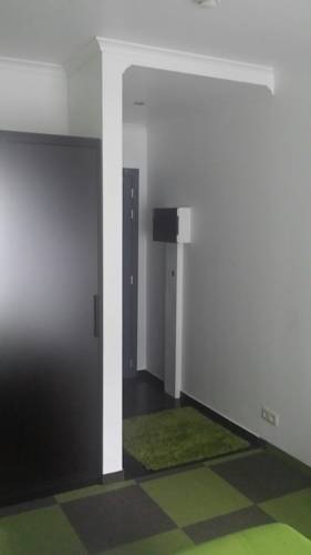 Khách sạn hẻo lánh Aryan 2*
