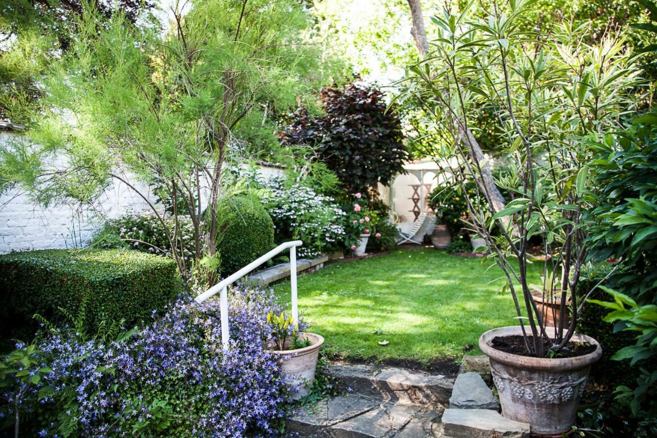 Nhà khách With Beautiful Garden 3*