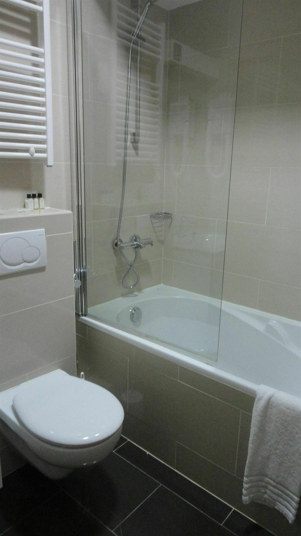 L'auberge Du Souverain Khách sạn