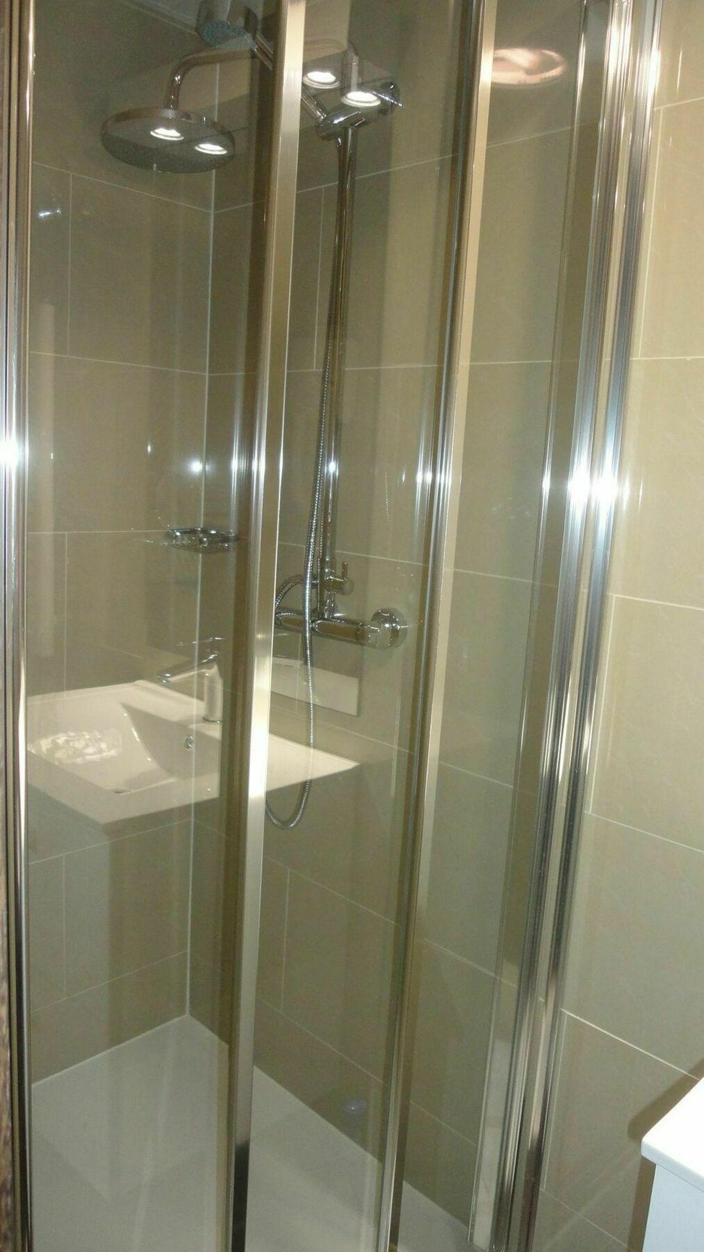 L'auberge Du Souverain Khách sạn 3*