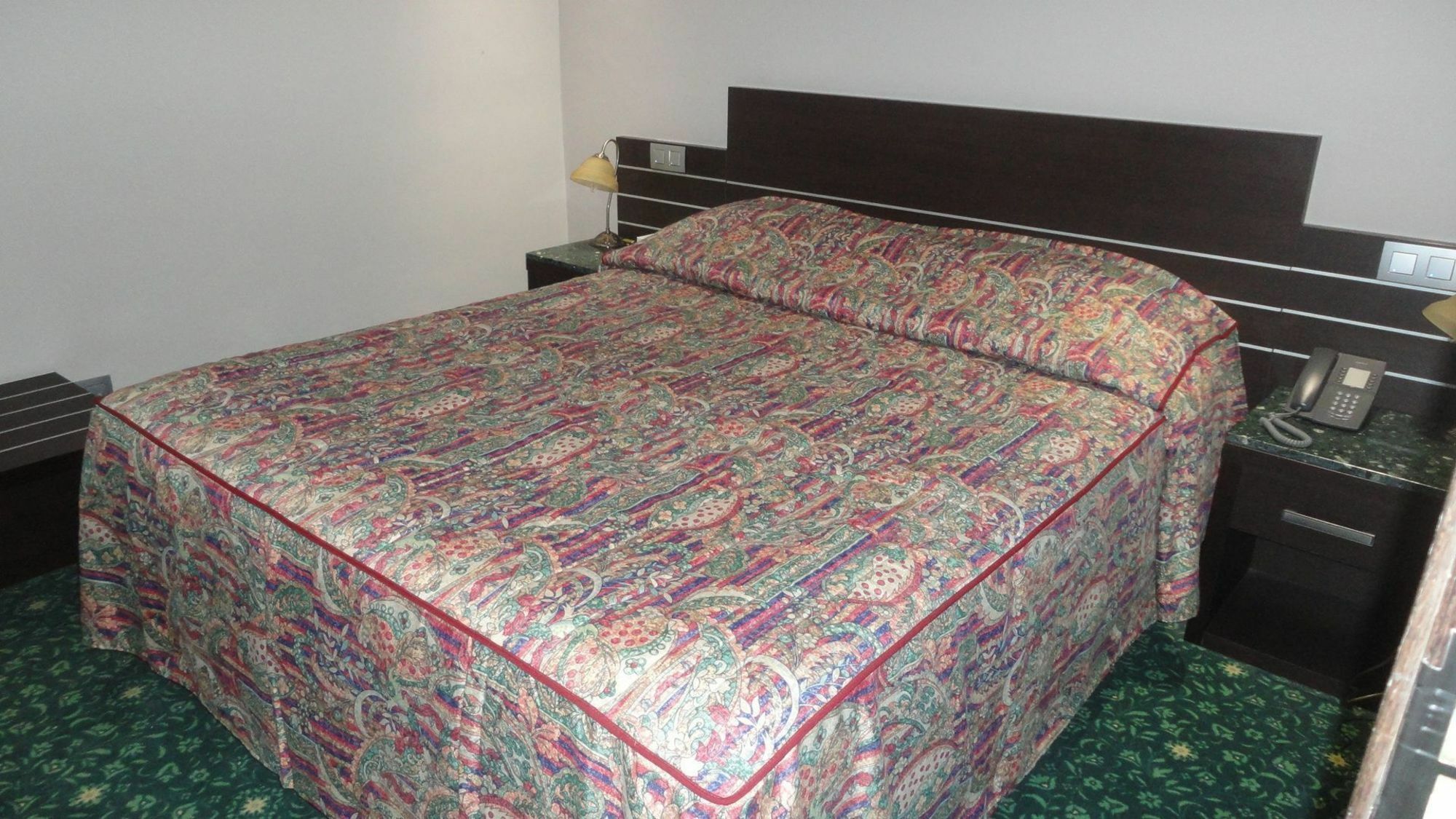 L'auberge Du Souverain Khách sạn 3*