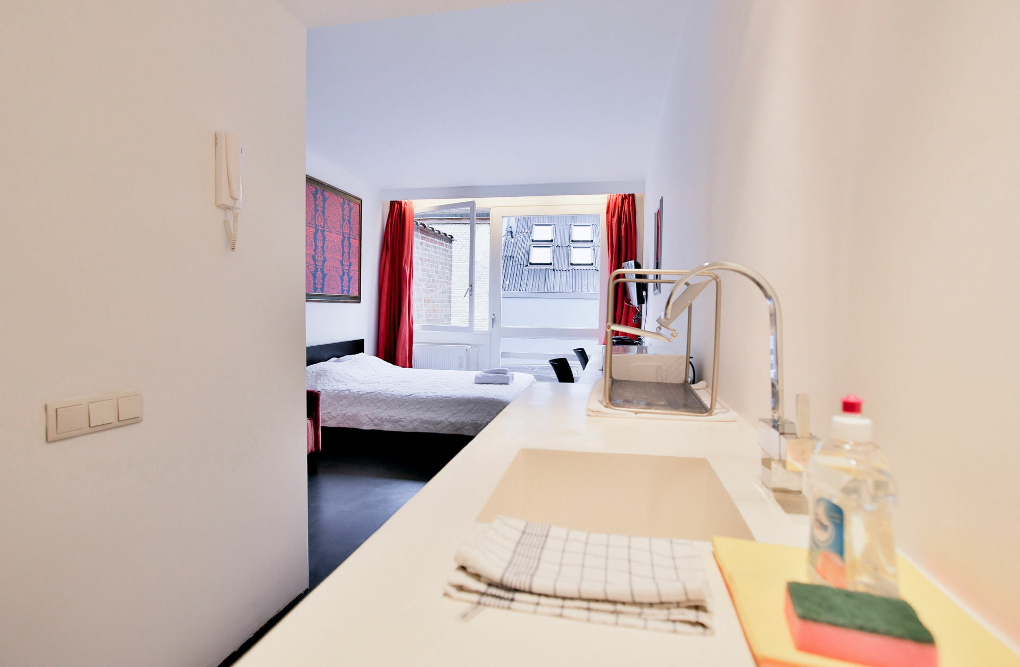 Chic Suisse Flat - Metro Louise * Brussels