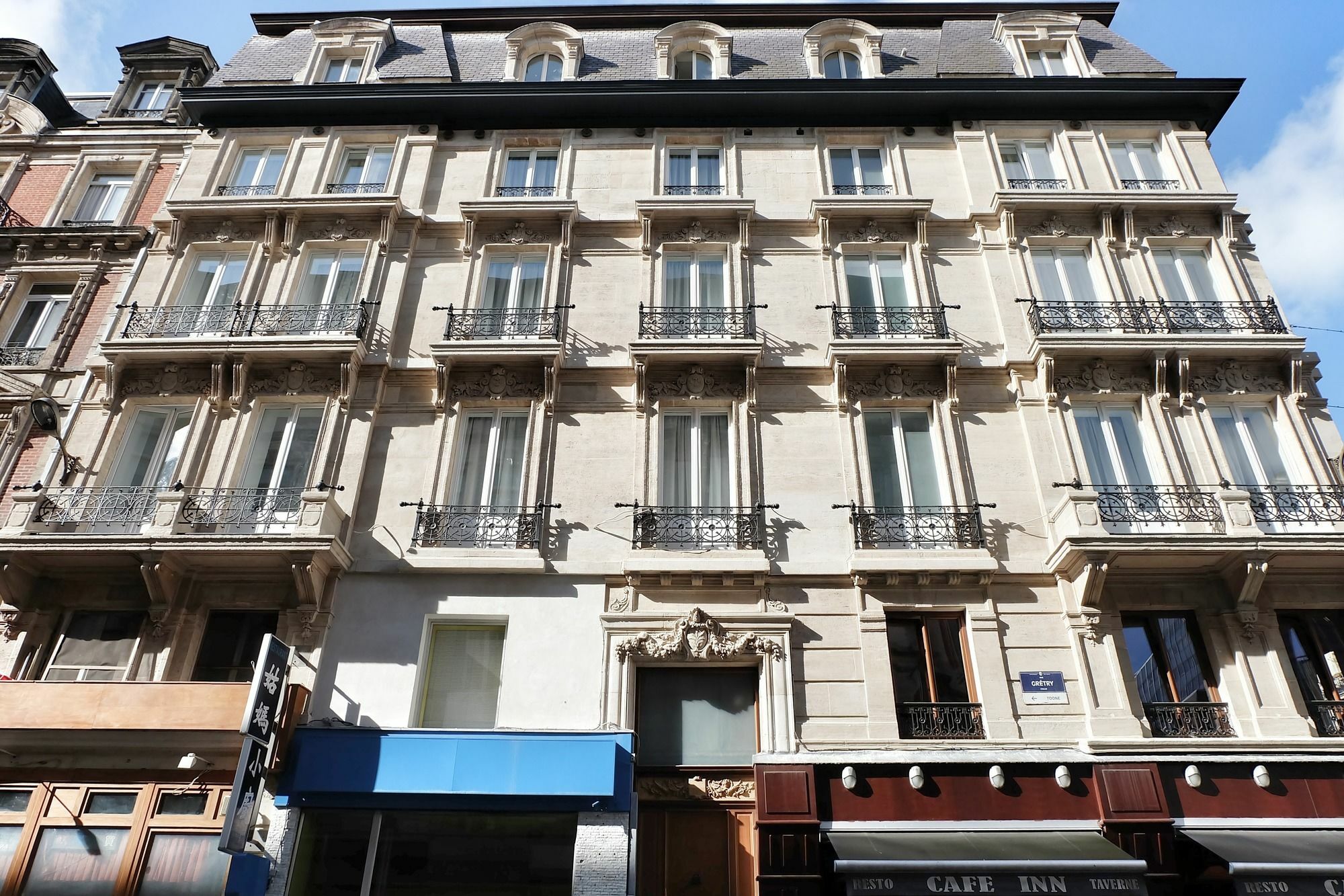 Spot Khách sạn hẻo lánh Brussels