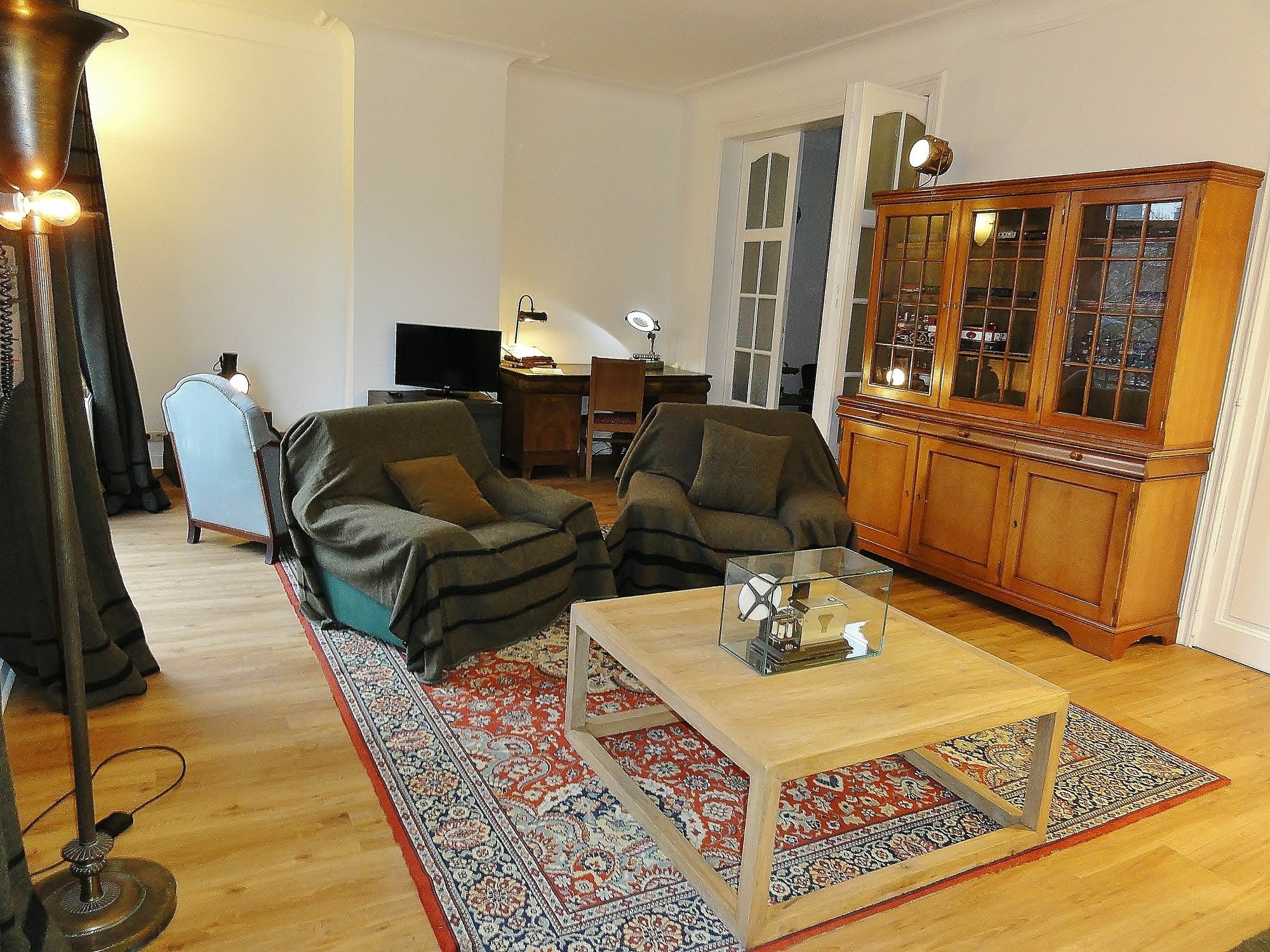 Apartment Train Flat