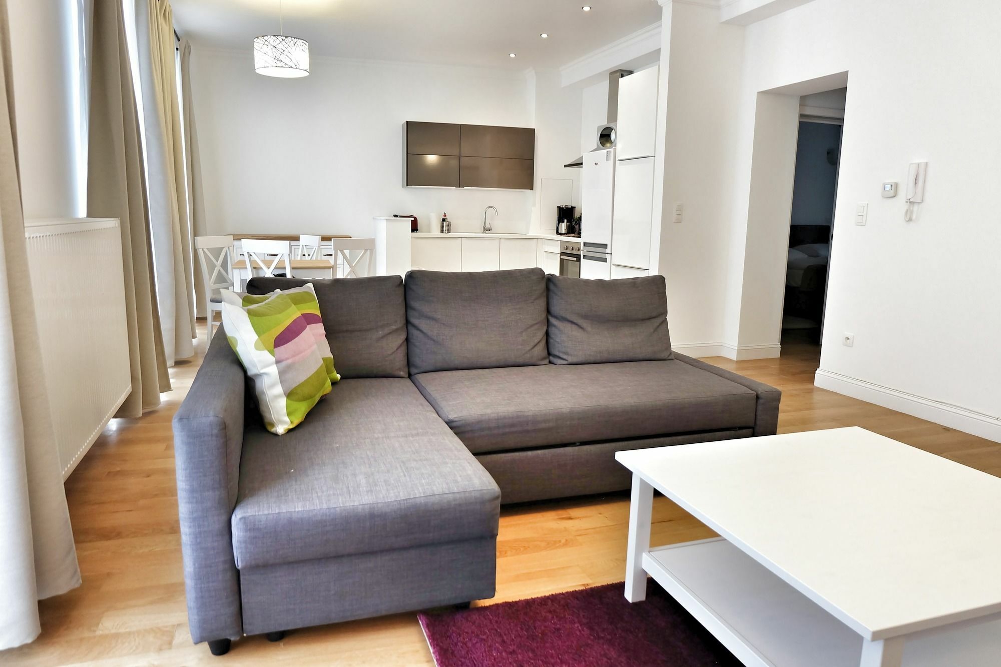 Spot Khách sạn hẻo lánh Brussels