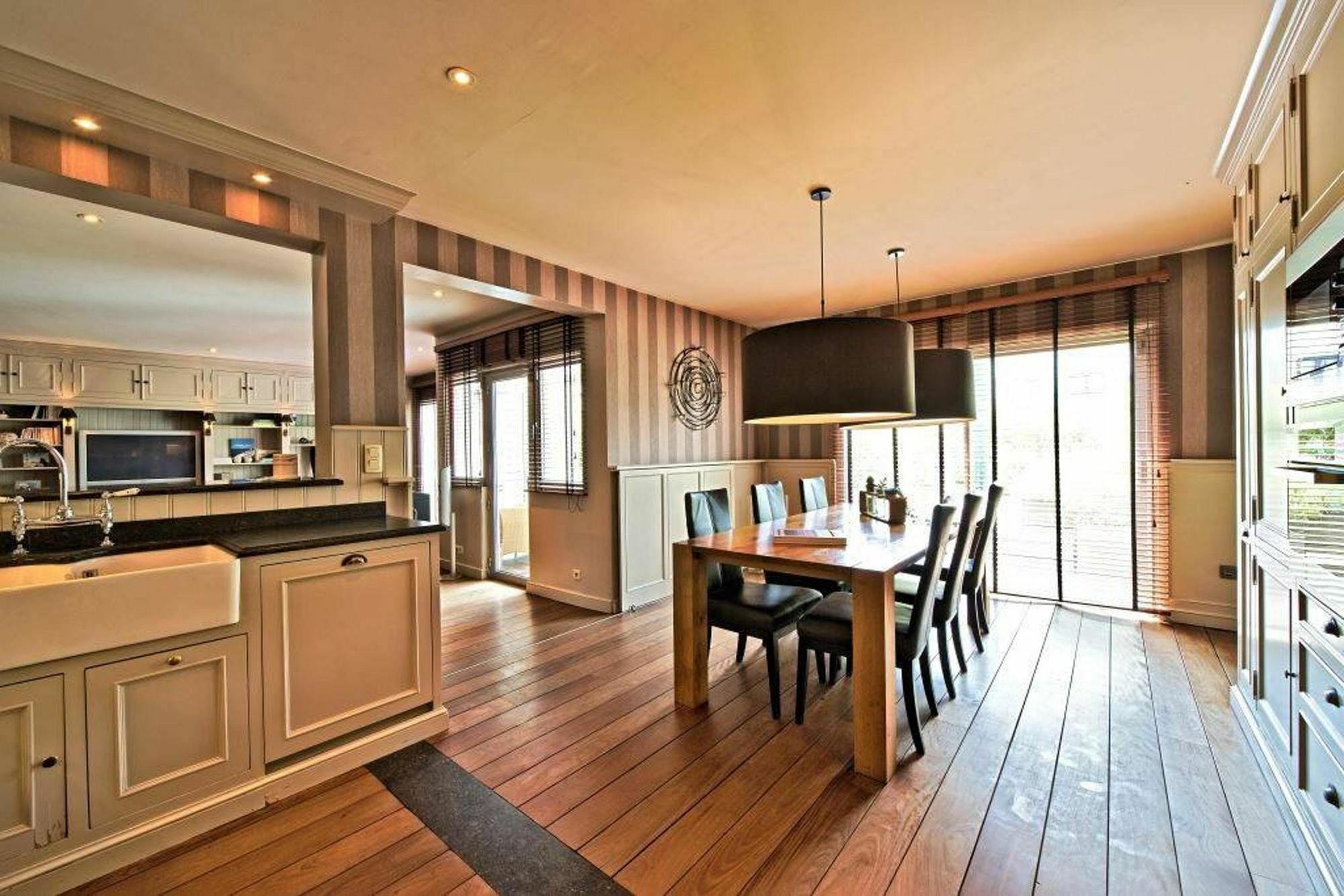 Apartment With 2 Bedrooms In Uccle, With Enclosed Garden And Wifi *