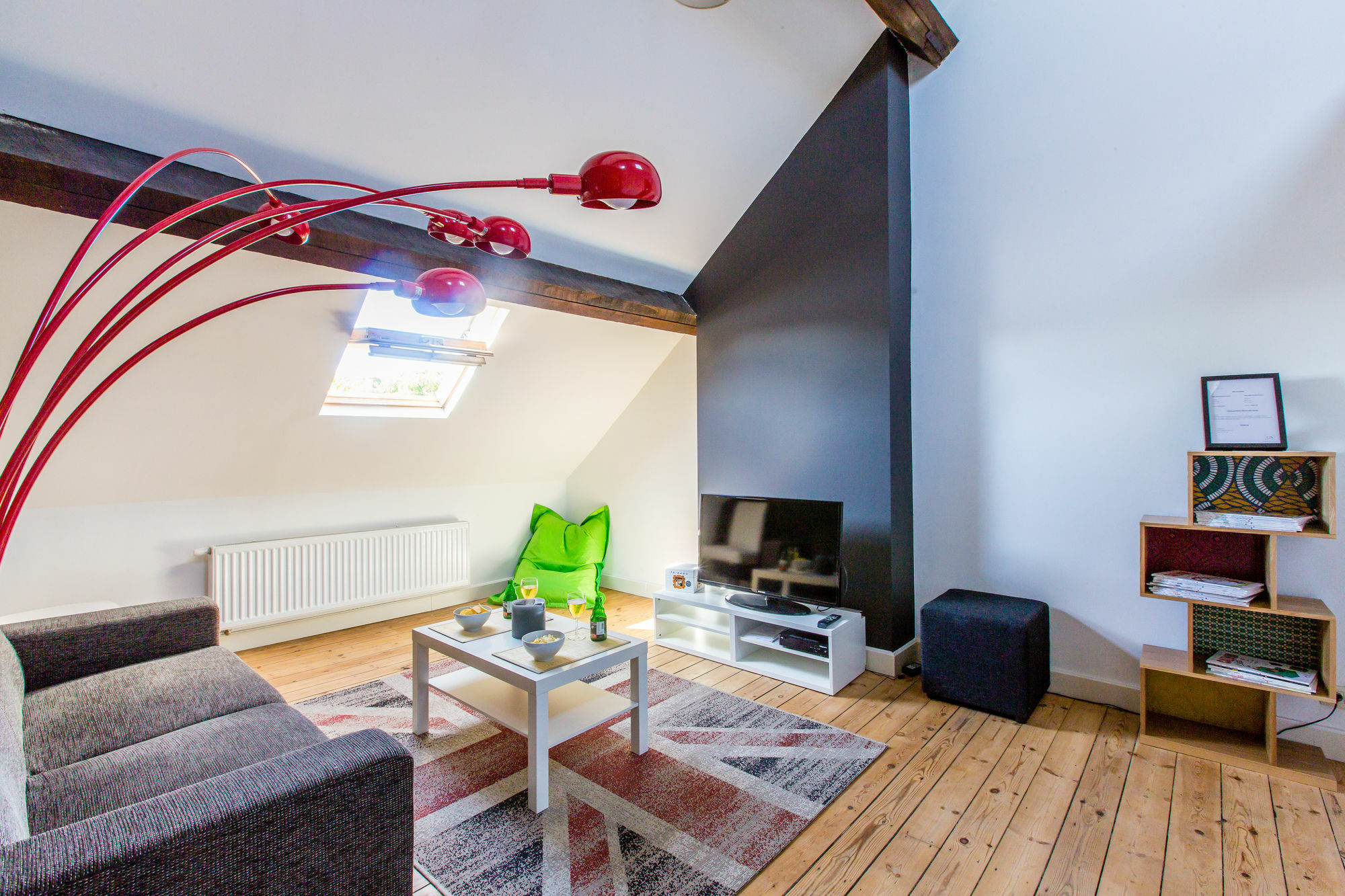 Urban Eu Aparthotel 2*