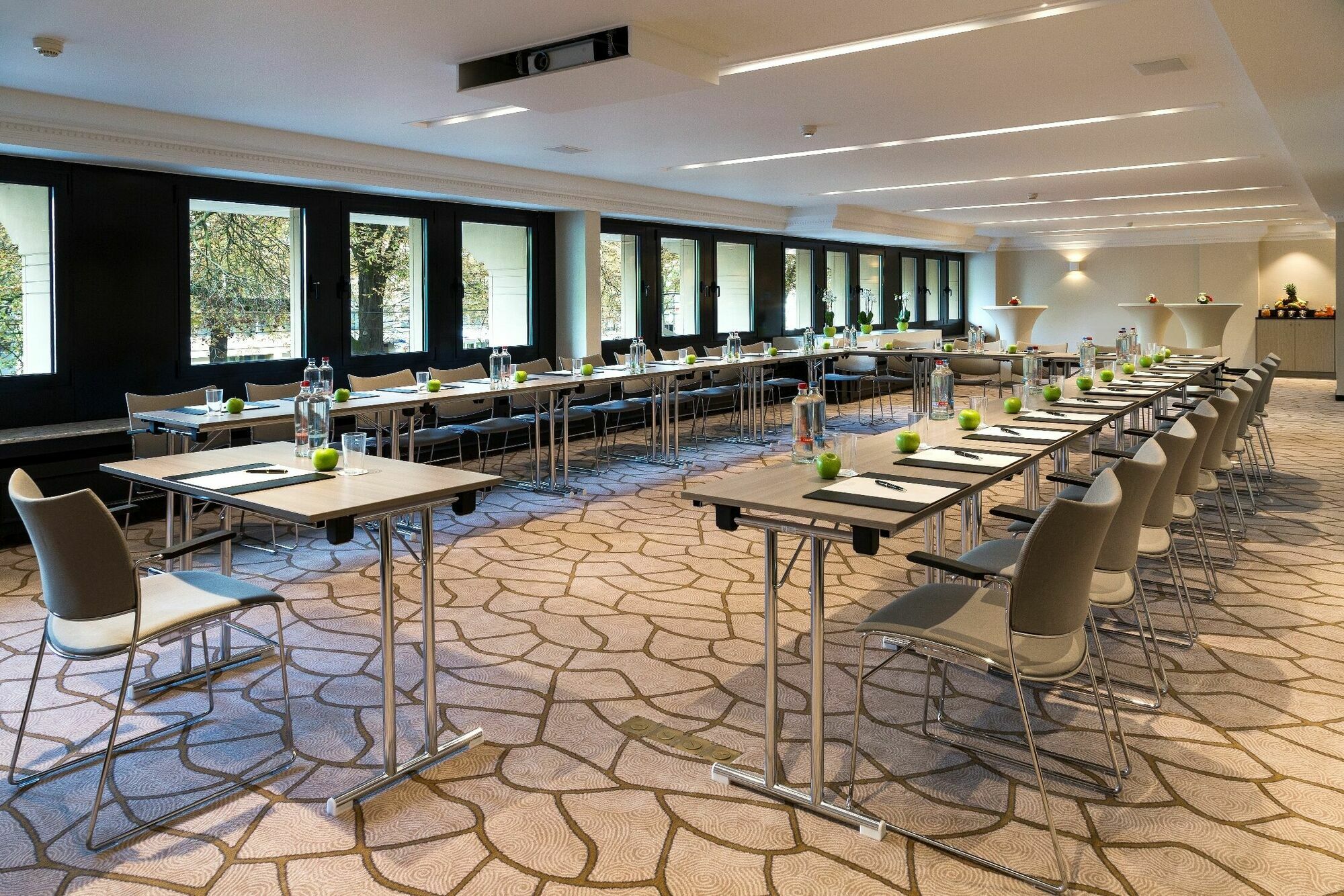 Barsey By Warwick Hotel 4*