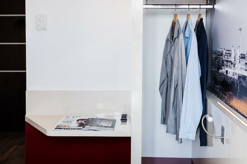 Hotel Brussels Centre Gare Du Midi 3*