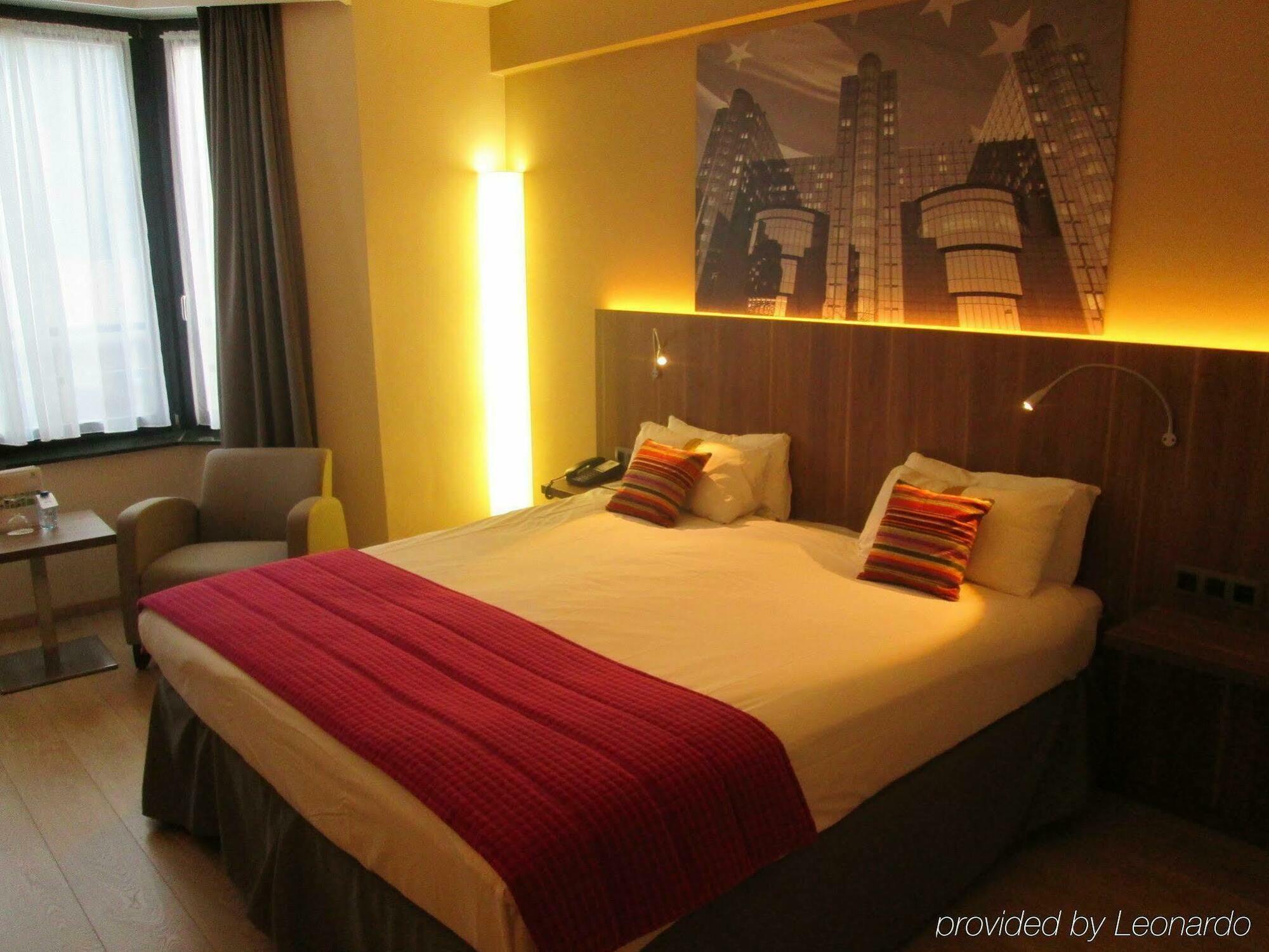 Schuman By Ihg Hotel 4*