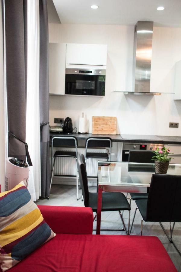 Apartment Centre