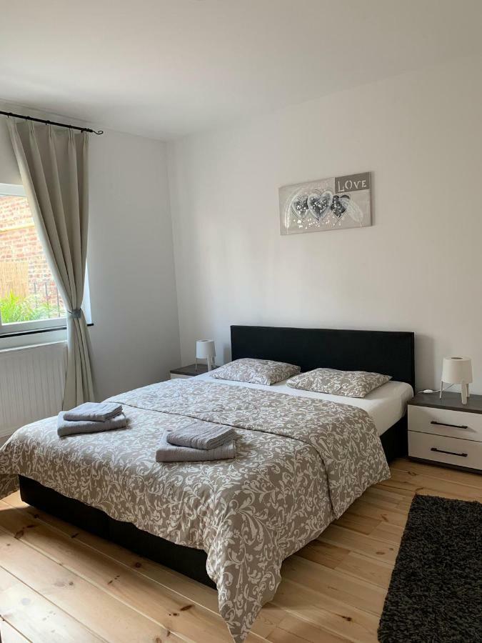 Attractive Modern Apartment *