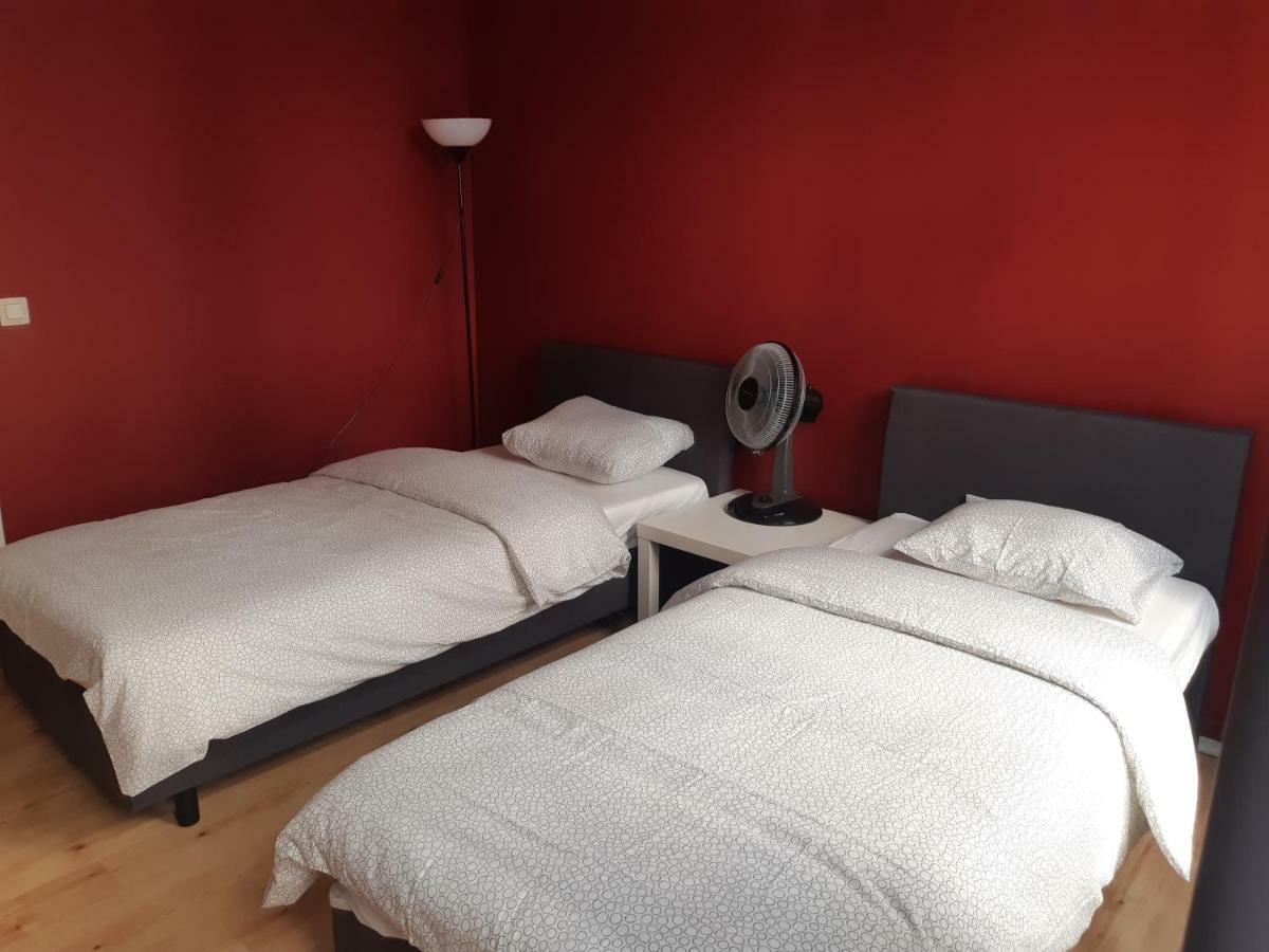 Rentbynight 3* Bruxelas