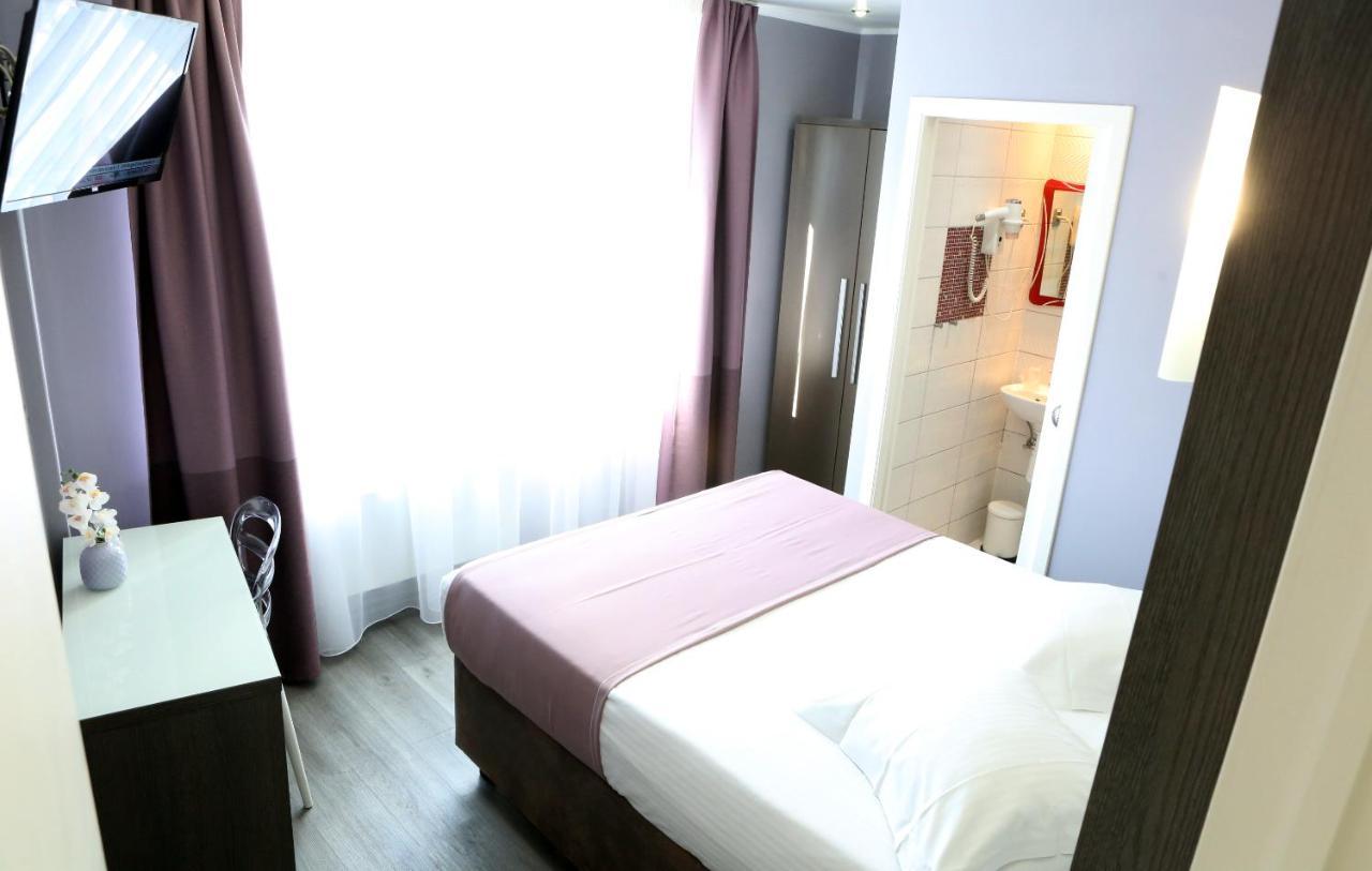 Hotel Phenix