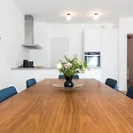 Cosy Voltaire Residence