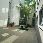 Chambre, Salle Sport, Grand Patio, Salle De Bain - Luxueux Appartement Idealement Localise Dans Le Centre De Bruxelles
