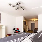 Manoir Bel Horizon Avec Grand Jardin Et Parking Prive