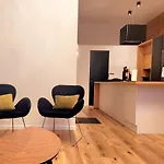 Brand New Iris Room With Private Bathroom And Balcony