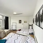 Hypercentre