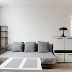Beautiful Fully Renovated Apartment